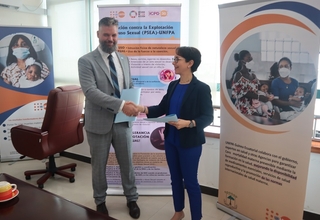 Signing of the MoU agreement between UNFPA R.R. Ms. Hind Jalal and SOS National Director Mr. José Galey.