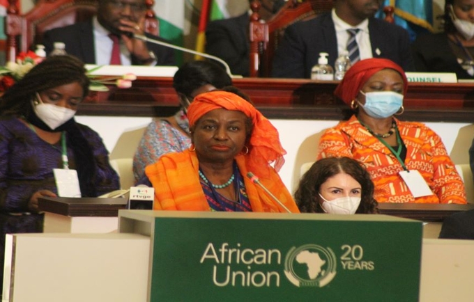 Pronunciando su Declaración en la Cumbre extraordinaria Humanitaria y de donantes de la Unión Africana.