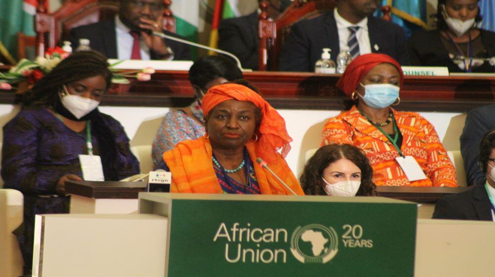 Pronunciando su Declaración en la Cumbre extraordinaria Humanitaria y de donantes de la Unión Africana.