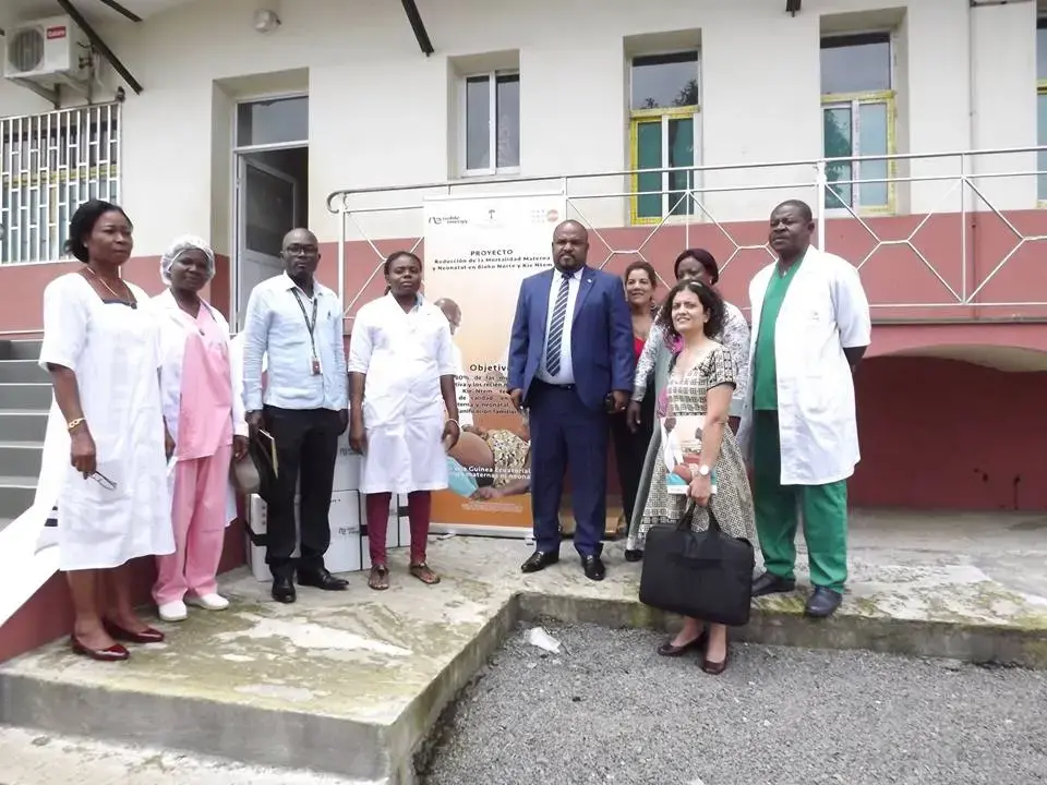 Distribución de kits de atención de salud reproductiva y colocación en los establecimientos de salud de bioko norte